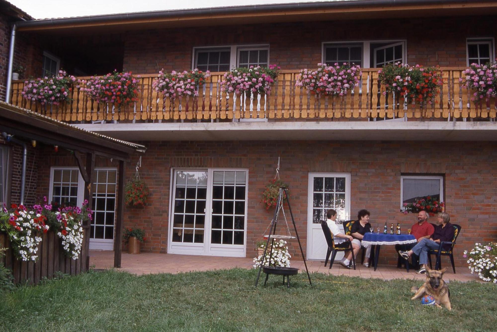 Ferienhof Meyer Landhotel Petershagen Exterior foto